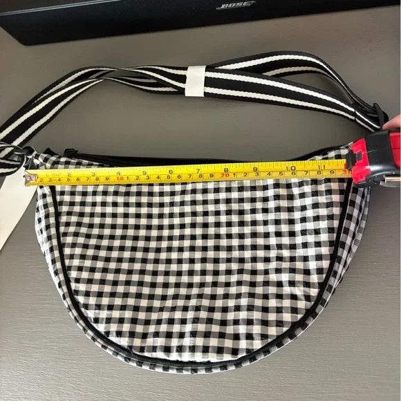 Cute gingham Uniqlo half moon shaped bag. Brand new - Picture 7 of 8